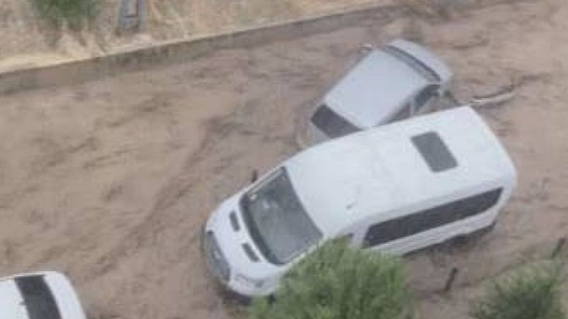 Amasya’da su baskınları: Araçlar sürüklendi