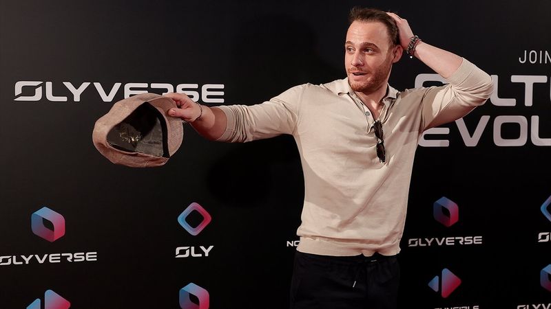 Kerem Bürsin, İspanya'da filme hazırlanıyor