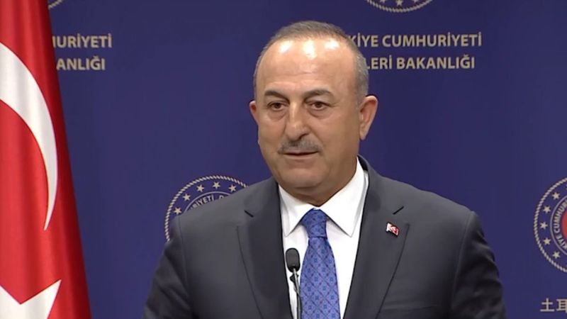 Mevlüt Çavuşoğlu'ndan 'Turkey' diyen muhabire uyarı