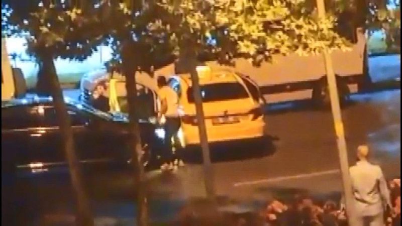 Beylikdüzü'nde eski nişanlı dehşeti: Taksinin önünü kesip saldırdı