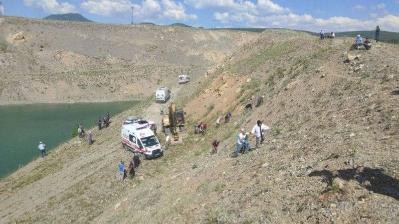 Konya'da kum ocağındaki gölete giren 5 çocuktan 2'si boğuldu