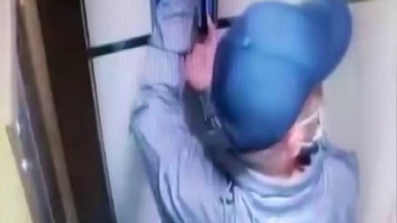 Esenyurt’ta hırsız kapı zilini çaldı