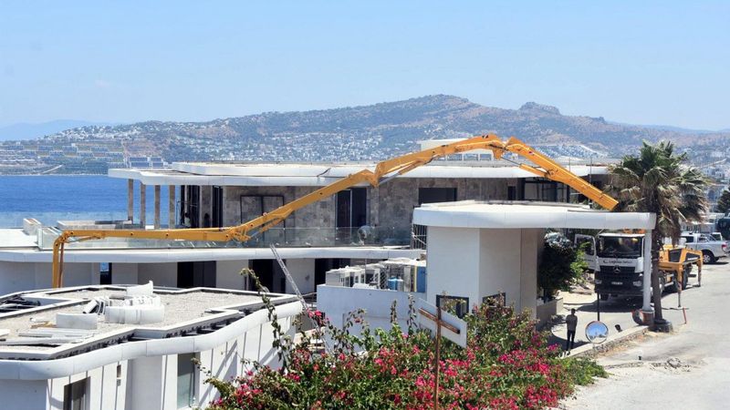 Bodrum’da yasağa rağmen inşaatlar sürüyor