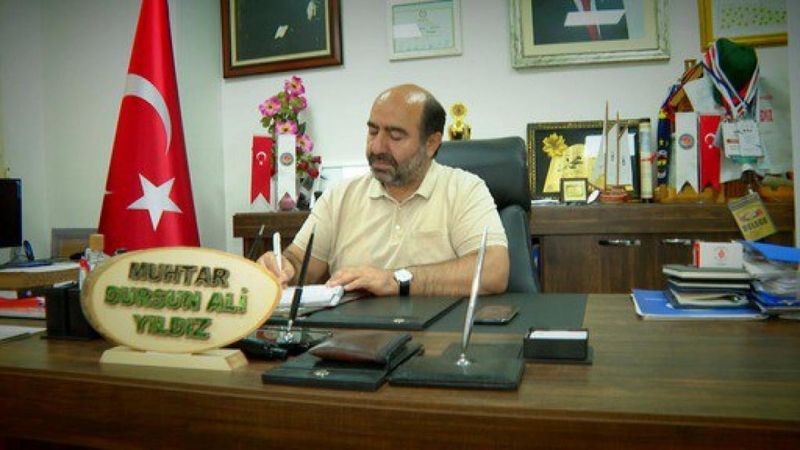 Ümraniye'de mahalle muhtarı, 7 yılda bin kişiyi iş sahibi yaptı