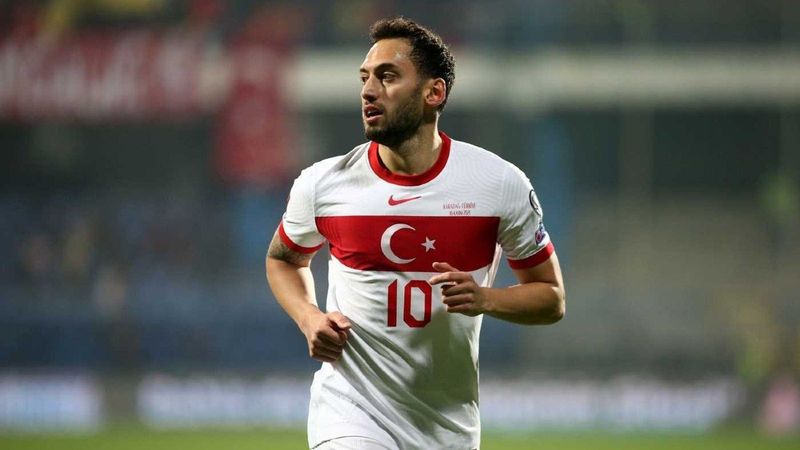Nihat Kahveci'den Hakan Çalhanoğlu'na şok cevap! 'Biraz abartmış..'