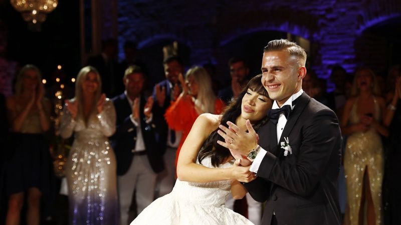 Fenerbahçeli futbolcu Dimitris Pelkas, Kiveli Marda ile dünyaevine girdi