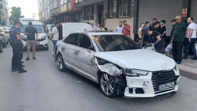 Sultangazi’de iki çocuk, çaldıkları otomobille ortalığı birbirine kattı