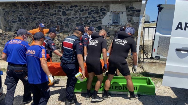 Sinop'da denizde bulunan ceset, selde sürüklenen mezara ait çıktı