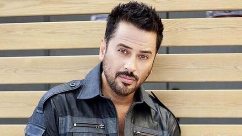 Emre Altuğ yeni projesi için 12 kilo verdi! Fit hali beğeni topladı!