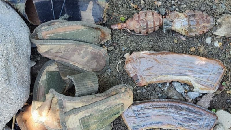 Tunceli’de teröristlerin el bombası ve mühimmatına el konuldu