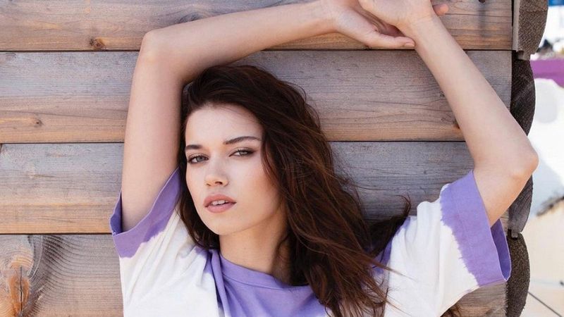 Afra Saraçoğlu kimdir, nereli ve kaç yaşında? Rol aldığı projeler neler?