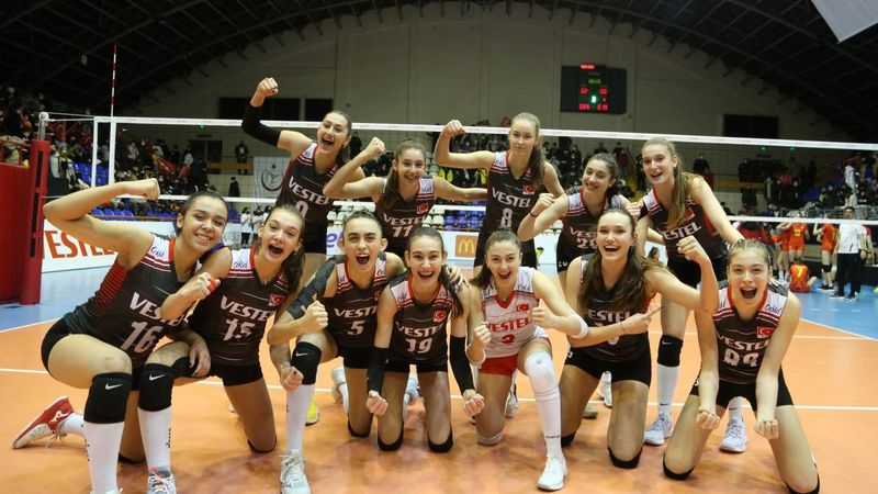 17 Yaş Altı Kızlar Avrupa Şampiyonası'nda Türkiye yarı finalde