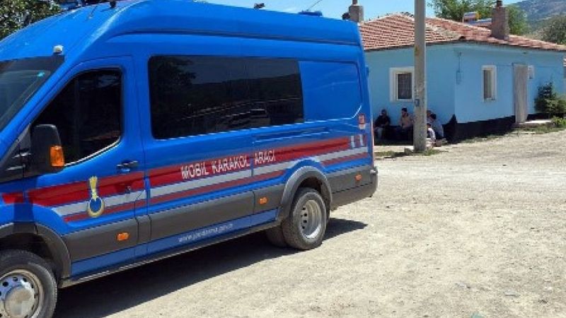 Afyonkarahisar'da bir kişi boşanmak isteyen eşini tabancayla başından vurdu