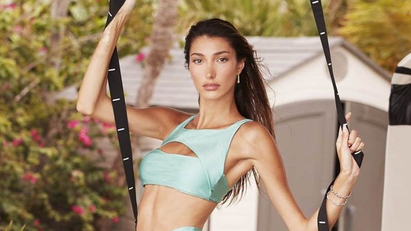 Şevval Şahin transparan kıyafetiyle mest etti! 'Kendall'ı taklit etmeyi bırak'