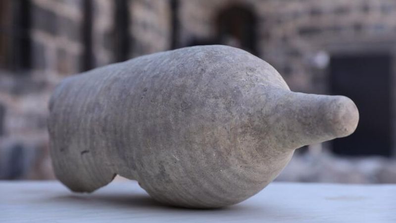 Diyarbakır’da bulunan 1700 yıllık amfora, müzeye teslim edildi