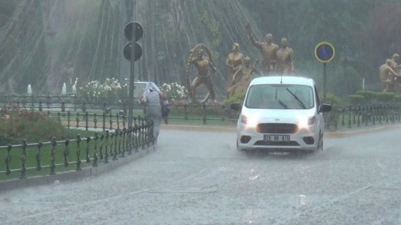 Eskişehir’de şiddetli sağanak yağış