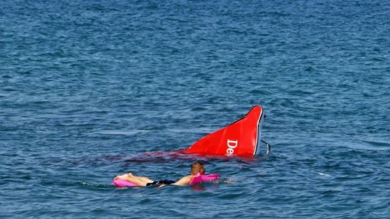Antalya'da batan sürat teknesine tatilcilerden yoğun ilgi
