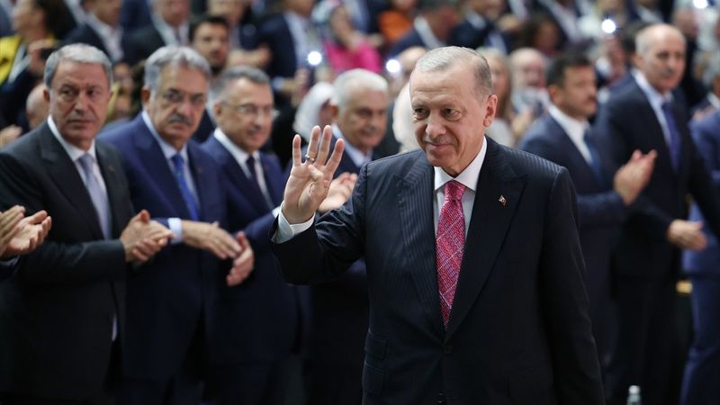 AK Parti'den 21.yılına özel şarkı