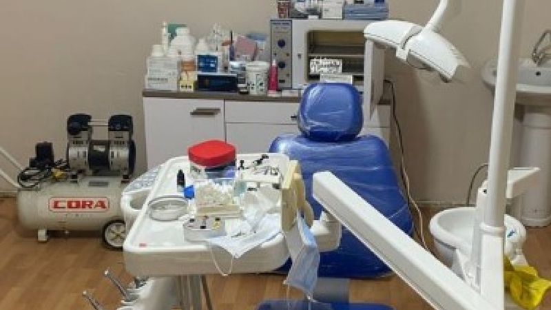 Gebze'de kaçak diş muayenehanesine baskın