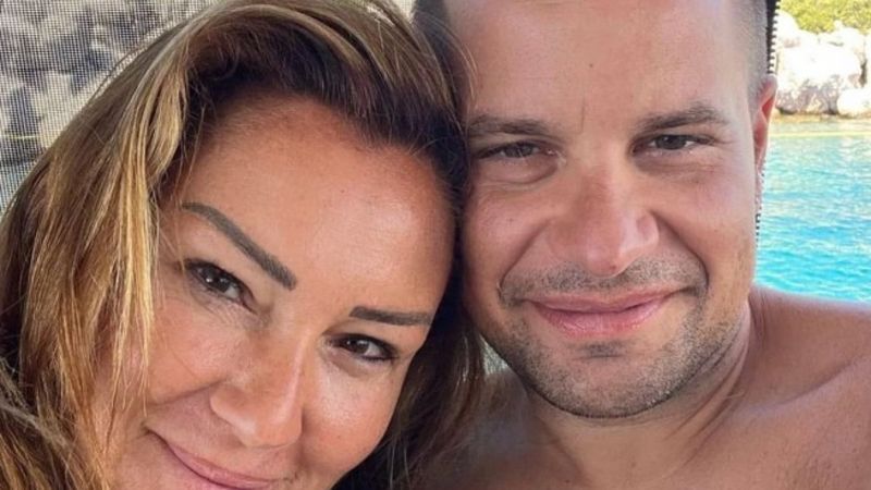 Pınar Altuğ ile Yağmur Atacan çiftinden yıl dönümü paylaşımı