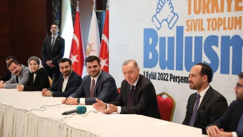 Cumhurbaşkanı Erdoğan gençlerle bir araya geldi