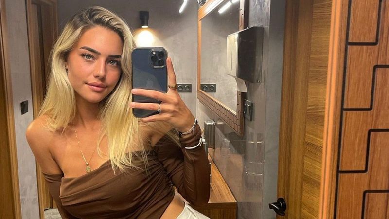 Survivor Aycan Yanaç derin yırtmaçlı elbisesiyle büyüledi! 'Gerçek misin sen ya?'