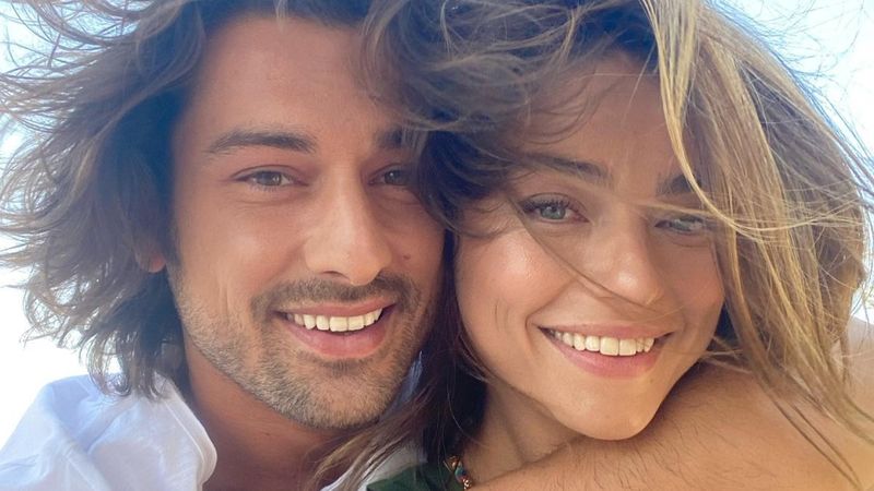 Ayça Ayşin Turan ile sevgilisi Alp Navruz’a reklam teklifi