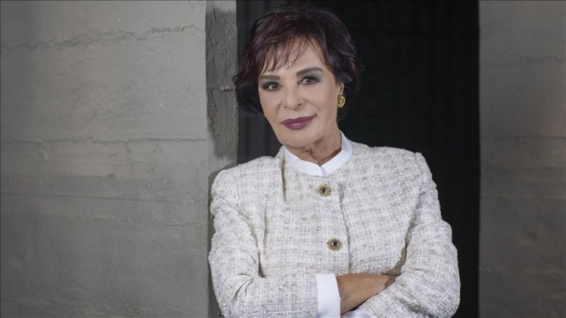 Hülya Koçyiğit, Tarık Akan'ın ölüm yıl dönümünde usta sanatçıyla olan dostluğunu anlattı