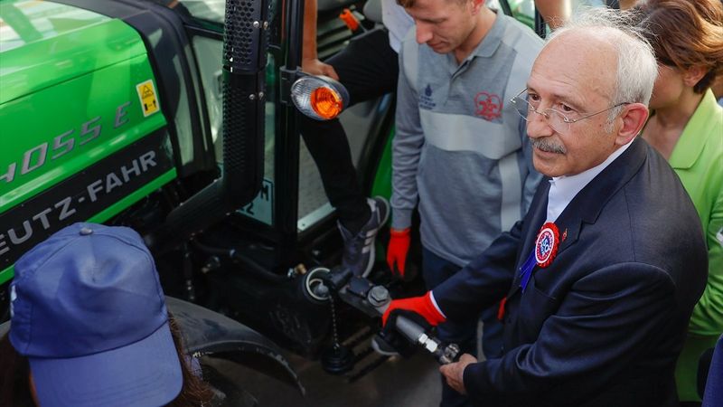 Kemal Kılıçdaroğlu Silivri'de çiftçilere mazot dağıtım törenine katıldı