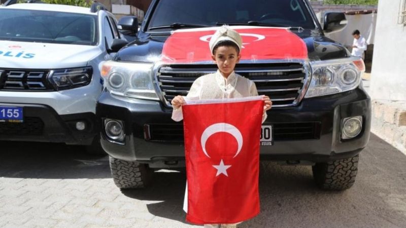 Diyarbakır'da kaymakam makam aracını sünnet olan şehit oğluna tahsis etti