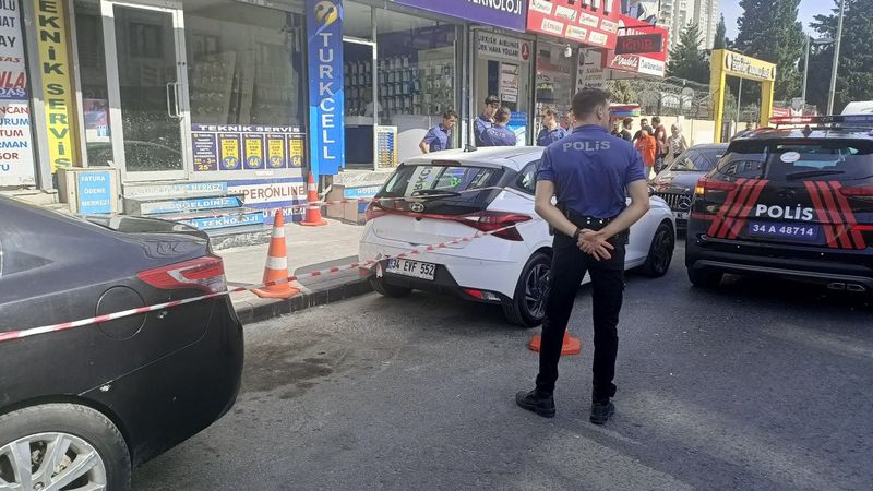 Esenyurt’ta taziyeye gittiği evden çıkarken öldürüldü