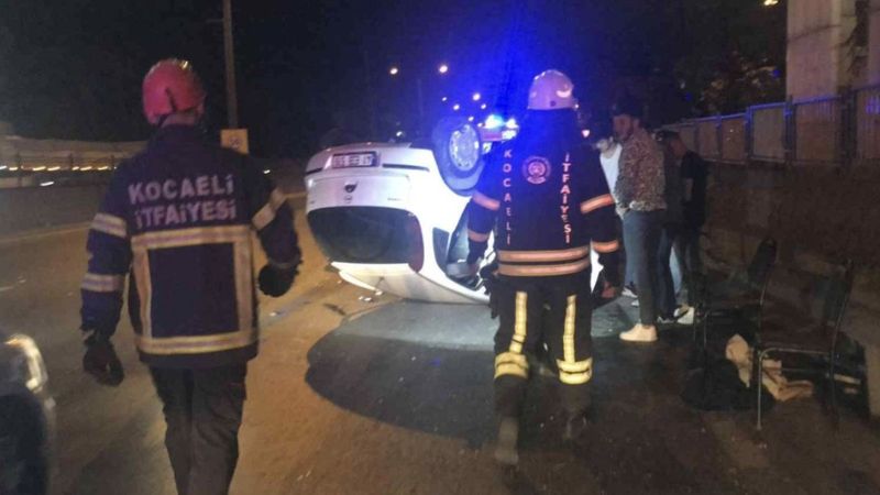 Kocaeli'de takla atan otomobildeki 5 kişi yara almadan kurtuldu