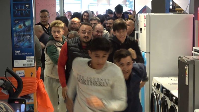 Kırıkkale’de ucuz İPhone izdihamı