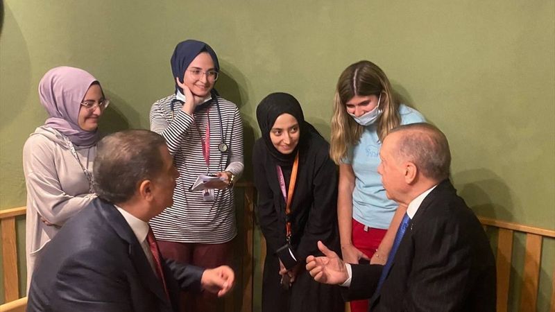 Cumhurbaşkanı Erdoğan, Başakşehir Çam ve Sakura Şehir Hastanesi'ni ziyaret etti