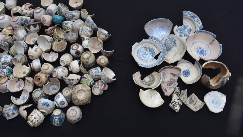 Smyrna Agorası'nda Osmanlı Dönemi'ne ait yüzlerce fincan bulundu