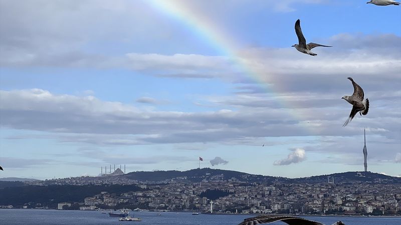 İstanbul'da yağış sonrası gökkuşağı