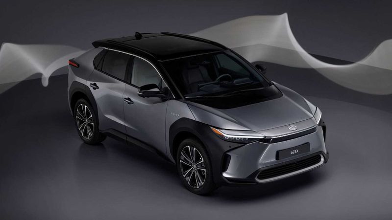 Toyota, bZ4X'in üretimine yeniden başladı