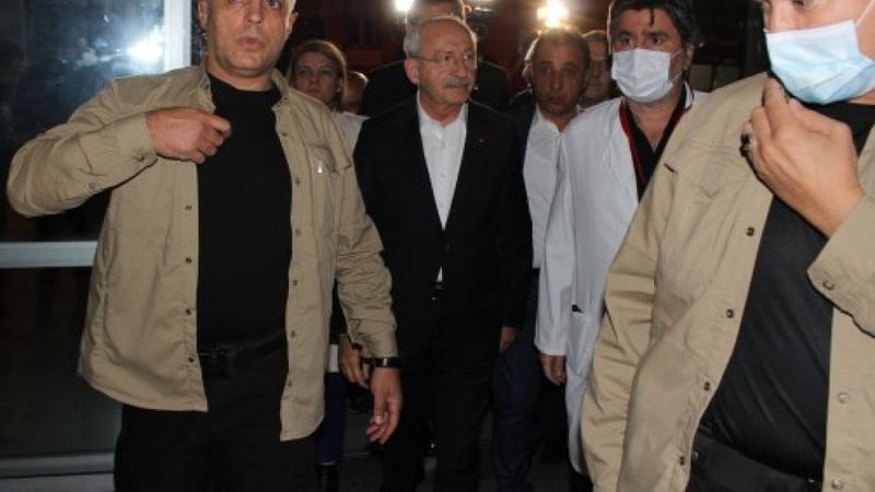 Kemal Kılıçdaroğlu'ndan hastanede tedavi gören kardeşine ziyaret