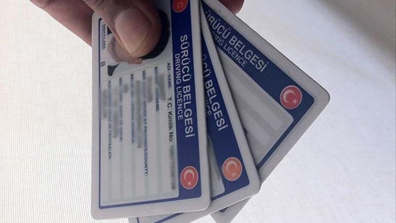 Eski tip ehliyet yenileme süresi uzatıldı mı? Ehliyet yenileme ücreti ne kadar?