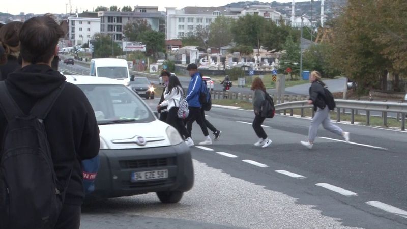 Büyükçekmece’de liselilerin tehlikeli hareketleri