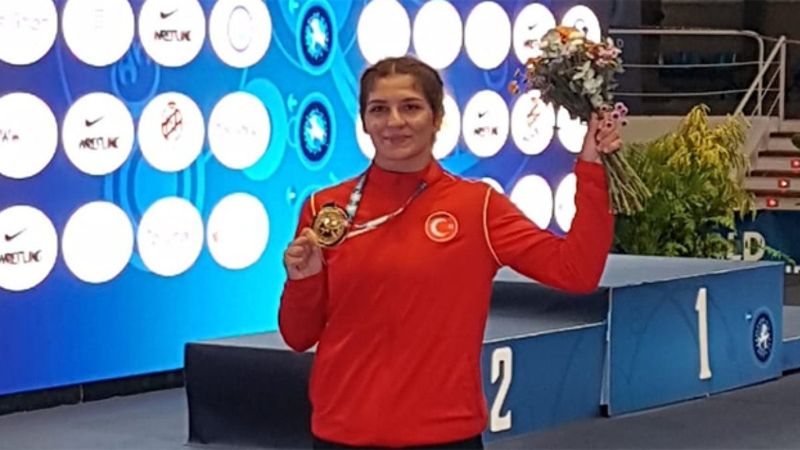 Genç güreşçi Nesrin Baş Dünya Şampiyonu