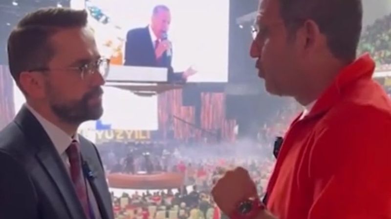 Fatih Portakal: AK Parti'nin etkinliğine gelmek istedim