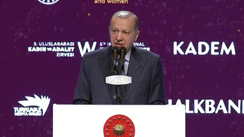 Cumhurbaşkanı Erdoğan'dan başörtüsü için referandum resti