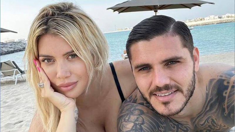Galatasaraylı Icardı'nın eşi Wanda Nara bornozlu pozuyla olay yarattı! 'Icardı görmesin'