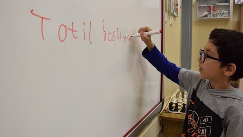 ARA TATİL BAŞLIYOR! Okullar ara tatile ne zaman giriyor? Geri sayım başladı..