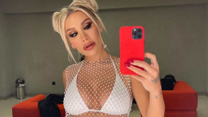 İrem Derici'nin taytlı kombini instagramı salladı! Dekolteli pozuna yorum yağdı: 