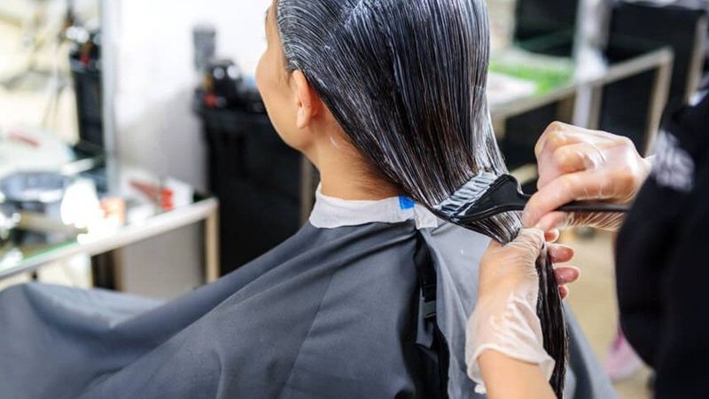 Kadınların ve erkeklerin saçlarını boyamaları caiz midir? Din İşleri Yüksek Kurulu cevapladı..