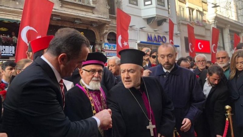İstiklal Caddesi'nde teröre karşı birlik ve beraberlik yürüyüşü düzenlendi