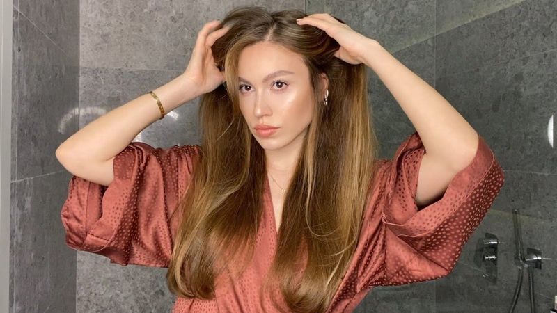 Duygu Özaslan cesur dekoltesiyle instagramı salladı! 