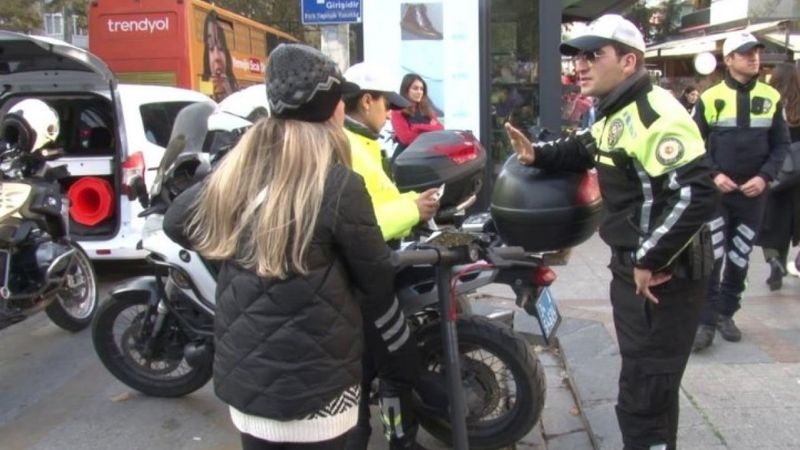 Kadıköy’de scooter denetimde ceza yiyen sürücüden gazetecilere tepki